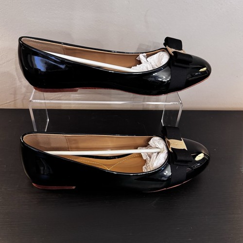 Salvatore Ferragamo Vara Bow Flats Black Patent Leather Sz 42 1.2CM Heel NIB - Picture 3 of 17