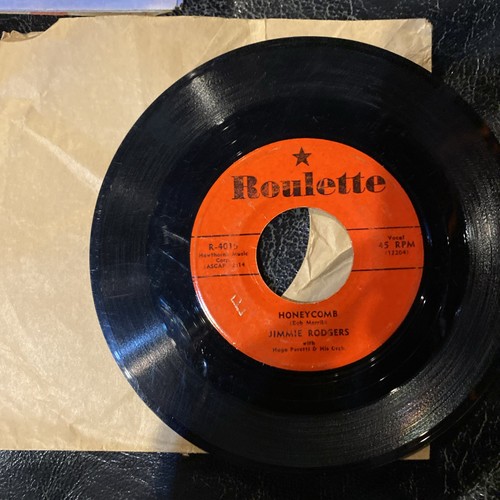 Jimmie Rodgers 45 RPM Record-Honeycomb/Their Hearts Were Full Of Spring-Roulette - Picture 6 of 6