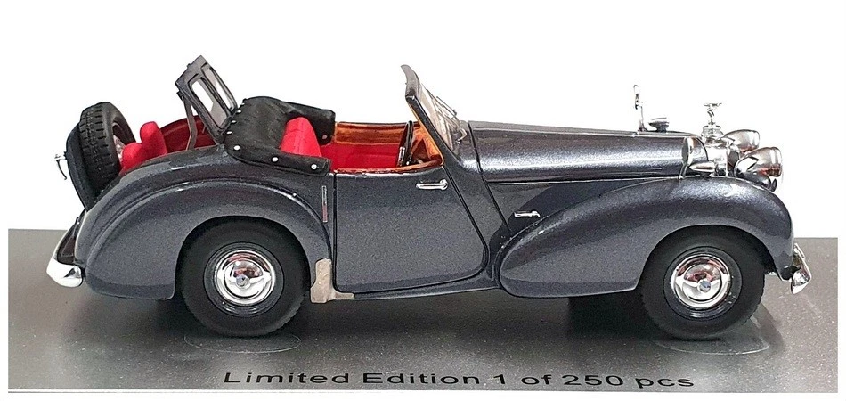 Kess 1/43 Scale KE43057000 - 1949 Triumph Roadster All Open - Metallic Grey - Image 3 of 4