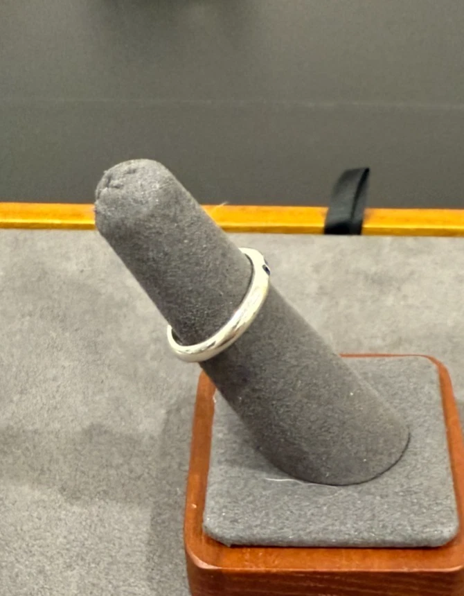 TIFFANY&CO. Anillo de plata de ley 925 con banda de zafiro talla 5,25 de EE. UU. Foto 4 de 4