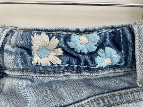 Cat & Jack Kid Girl Embroidered Floral Frayed Adjustable Denim Shorts Blue S 6/7 - Picture 7 of 7