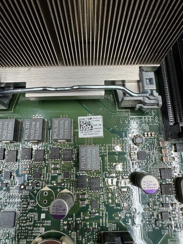 Dell 0NH4P PowerEdge R710 Motherboard w/ 2 x 2.26 Quad core and 48 GB of Ram - Picture 3 of 4