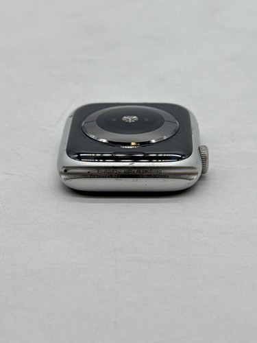 Unlocked Apple Watch Series 5 GPS + Cellular A2095 44mm Silver Aluminum - Photo 6 sur 7