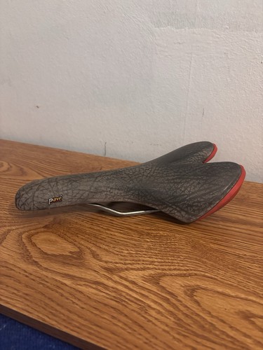 Fizik Pavé Titanio Titanium Racing-Road Rail Gray Italian Bicycle Saddle - Picture 5 of 9