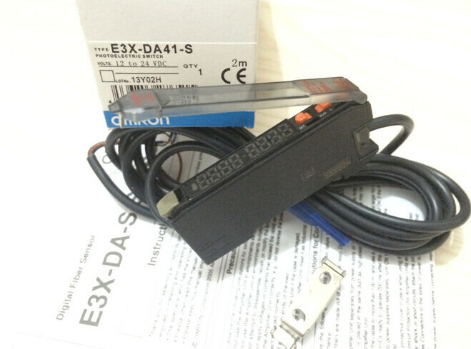 Sensore Fotoelettrico Omron E3X-DA41-S Con Fibra Ottica E32-D21L Usato