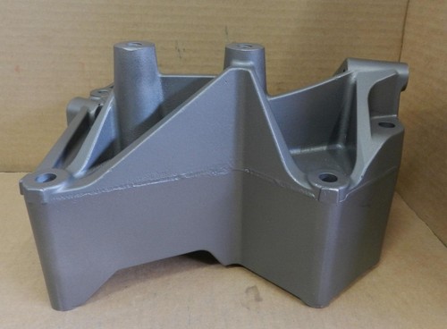 Soporte alternador usado Ford F250, F350 F450 SD 2011-16 6,7 L V8 BC3Q-3C631-AC - Imagen 1 de 7