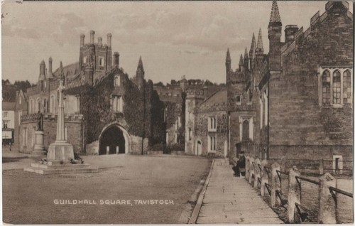 CARTE POSTALE BRILLANTE MÉMORIAL DE GUERRE GUILDHALL CARRÉ TAVISTOCK C1920