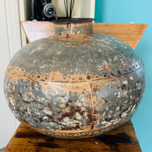 Vintage Rustic Original Indian Riveted Metal Water Vessel Pot Centrepiece Vase - Picture 7 of 10
