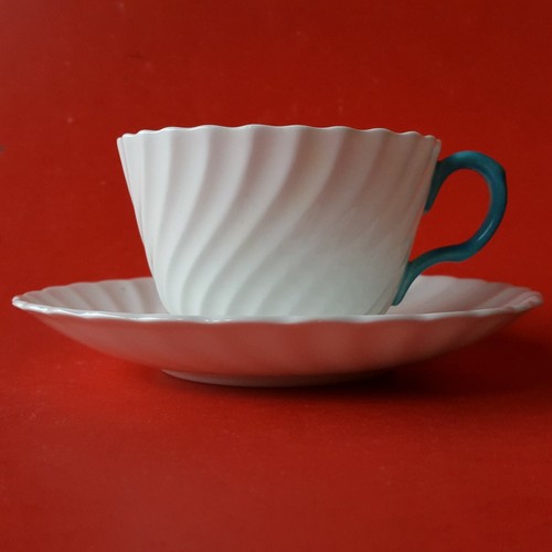 Aynsley Bone China England 'White Swirl' Flat Teacup & Saucer. Capri Blue Handle - Picture 2 of 12