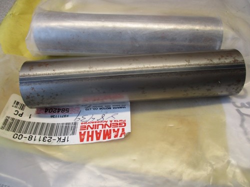 YAMAHA FRONT FORK COLLAR SPACER SET PAIR NOS/OEM V-MAX 1200 1985-1992 1FK-23118  - Picture 2 of 3