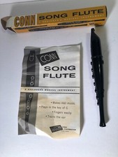 Vintage Conn song flute plays in the key of c with original box and instructions