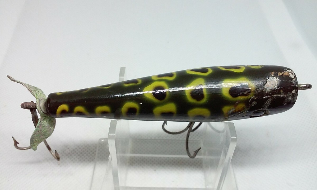 VINTAGE Shakespeare Special #6546 Green Frog 3 1/2 Wood Topwater Fishing  Lure