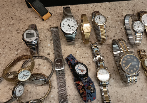 TIMEX WATCH LOT AS IS CONDITION GATHERED BY MY PAP - Picture 3 of 16