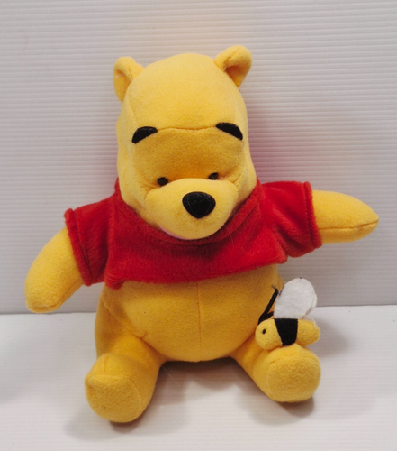Disney Winnie the Pooh Bear Plush Toy With Bee Cuddly Soft 17cm - Picture 1 of 7
