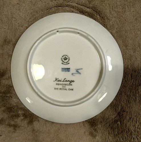 ROYAL COPENHAGEN Denmark Christmas Plate 1967 THE ROYAL OAK Kongeegen K Lange - Picture 2 of 2