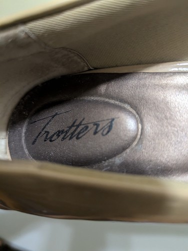Trotters Daisy Patent Leather Pumps Women's Size 11M. Tan. - Picture 6 of 13