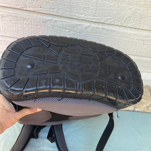 Klein Tools Heavy Duty Backpack VN 55647 Many Pockets Rubber Bottom Very Clean - Picture 17 of 23