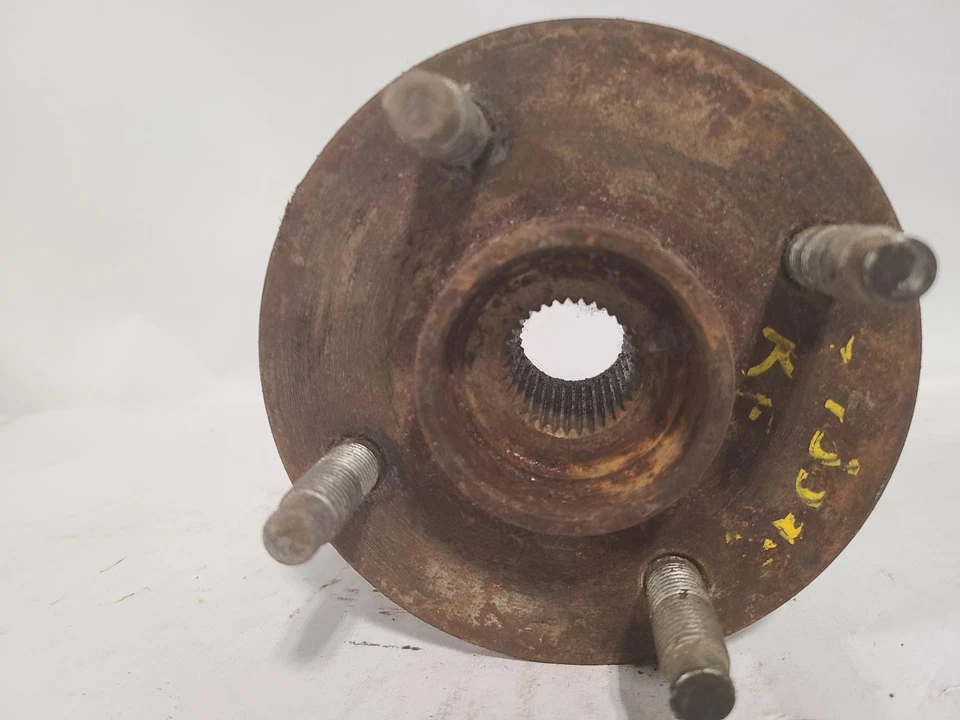 Buje de rueda delantera usado se adapta a: Dodge Caravan 1997 rueda delantera 14`` grado A Foto 2 de 4