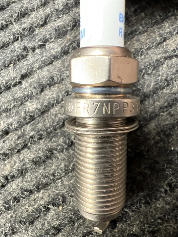1件装博世FR7NPP332火花塞适用于宝马X3 X5 Z4 528i 530i 328i xDrive 128i 323i — 第 4/4 张图片