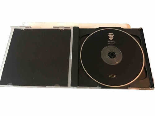 The Misfits Box set Fiend Club Complete Booklet Pin 4 Cds Coffin Box - Imagen 4 de 13