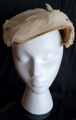 Vintage Ladies Hat Cream Tulle Beaded Flower Headdress - Picture 5 of 16