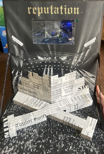 Taylor Swift Reputation Stadium Tour VIP box-NOT COMPLETE MISSING LANDYARD - Picture 5 of 14