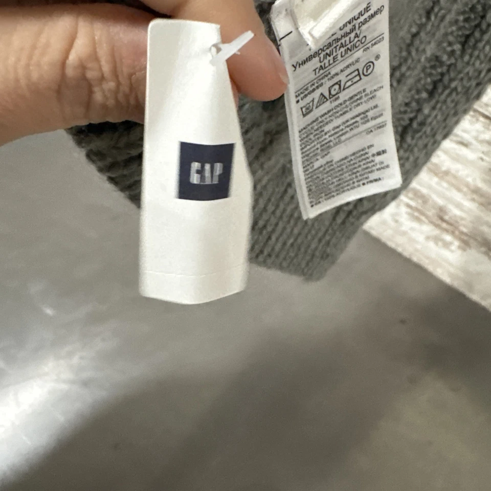 Bufanda Gap Cable Larga Suave Nueva con Etiquetas Para Mujer Gris y Blanco Talla Única Nueva Con Etiquetas Nueva Foto 3 de 4