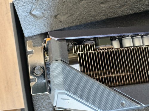GIGABYTE Radeon RX 9070 XT Gaming 16G Graphics Card, PCIe 5.0, 16GB GDDR6 - Picture 5 of 5