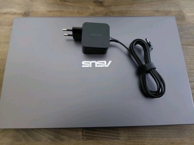 Asus Vivobook 15 ,5 '' Full HD - Win 11Pro - i3 - 8GB - 512GB sauberer Topzustand