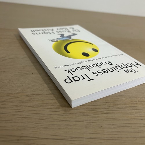 The Happiness Trap Pocketbook Dr Russ Harris & Bev Aisbett Paperback Self Help - Bild 3 von 11