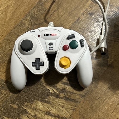 Gamestop Wired Controller White for Nintendo Gamecube T40
