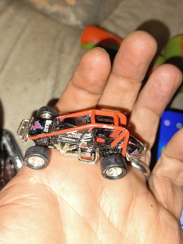 Jeff Gordon 1990 Beast MP Sprint Car 1:64 - Picture 1 of 3