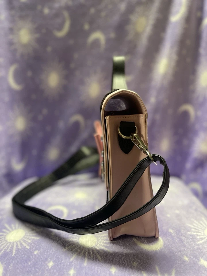 Lindo Bolso Bandolera Cartera Bolso Cartera Usado Hot Topic Rosa Lazo Lolita Hebilla Corazón Foto 2 de 4