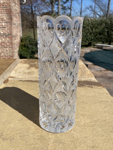 24% Lead Crystal ETCHED Vase  8.5" Tall - Scalloped Rim - RARE - Ornate - Bild 1 von 7