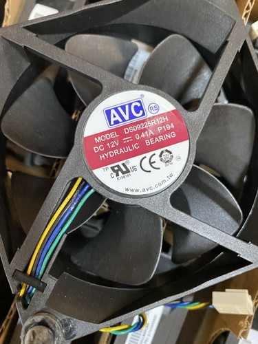AVC DS09225R12H / DS09225R12MP012 92*92*25mm 9025 4PIN PWM Cooling Fan 12V 0.41A - Picture 2 of 3