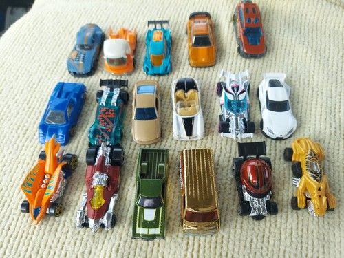 Lot Of 17 Hotwheels. Mixed Lot. - Picture 11 of 11