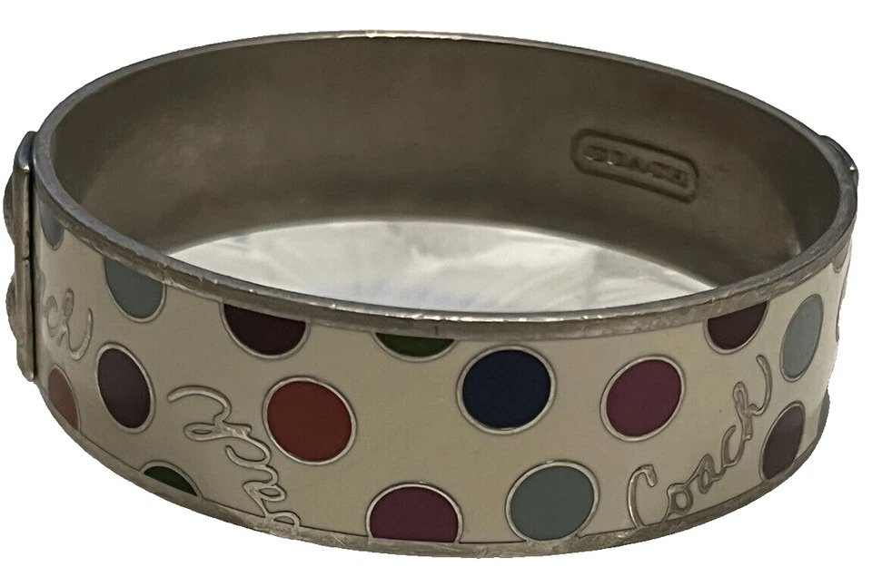 Brazalete Brazalete Coach Esmalte Apilable POLKA DOT Firma Logo Placa Plateada Y2K Foto 2 de 4