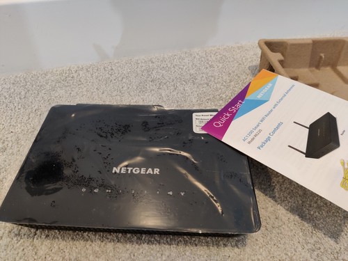 NETGEAR R6220 AC1200 Dual Band Wi-Fi Router COMPLETE  with BOX Cable  + Adapter - Picture 3 of 9