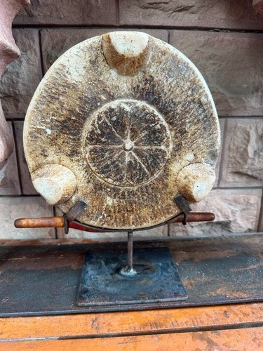 Vintage Stone's Hand Carved Chapati Plate with Flower Design and Wooden Roller - Picture 6 of 10