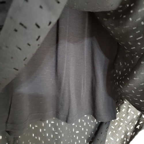 Eileen Fisher kleines Oberteil Seide Cut Out schwarz Pullover gefüttert Kurzarm High Low - Bild 5 von 14