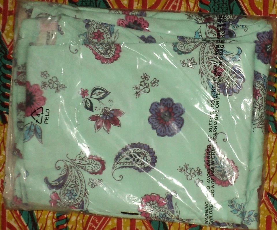 Conjunto de pijama pintuck de cachemira turquesa claro talla grande talla 1X-22/24 Only Necessities  Foto 3 de 4