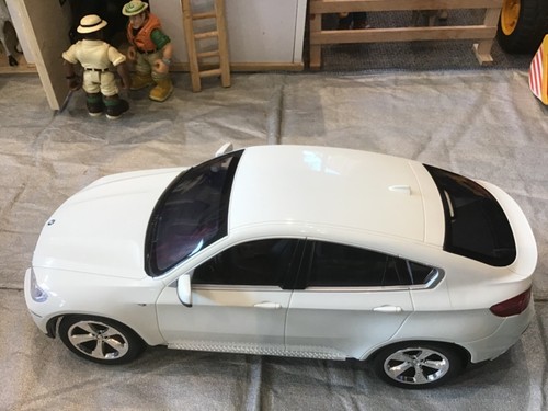 Millennium 1:16 Radio Controlled 2013 BMW X6. - Picture 3 of 18