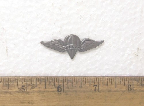 US Army - "Rigger" Wings Pin - Picture 2 of 4