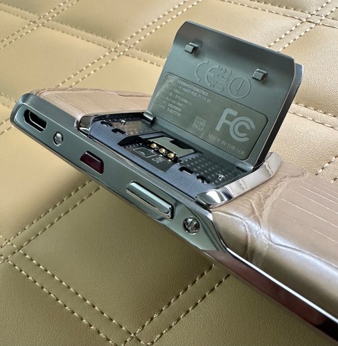 VERTU Signature Touch 5.2" Exotic Almond Alligator leather Global GSM Phone - Picture 5 of 6