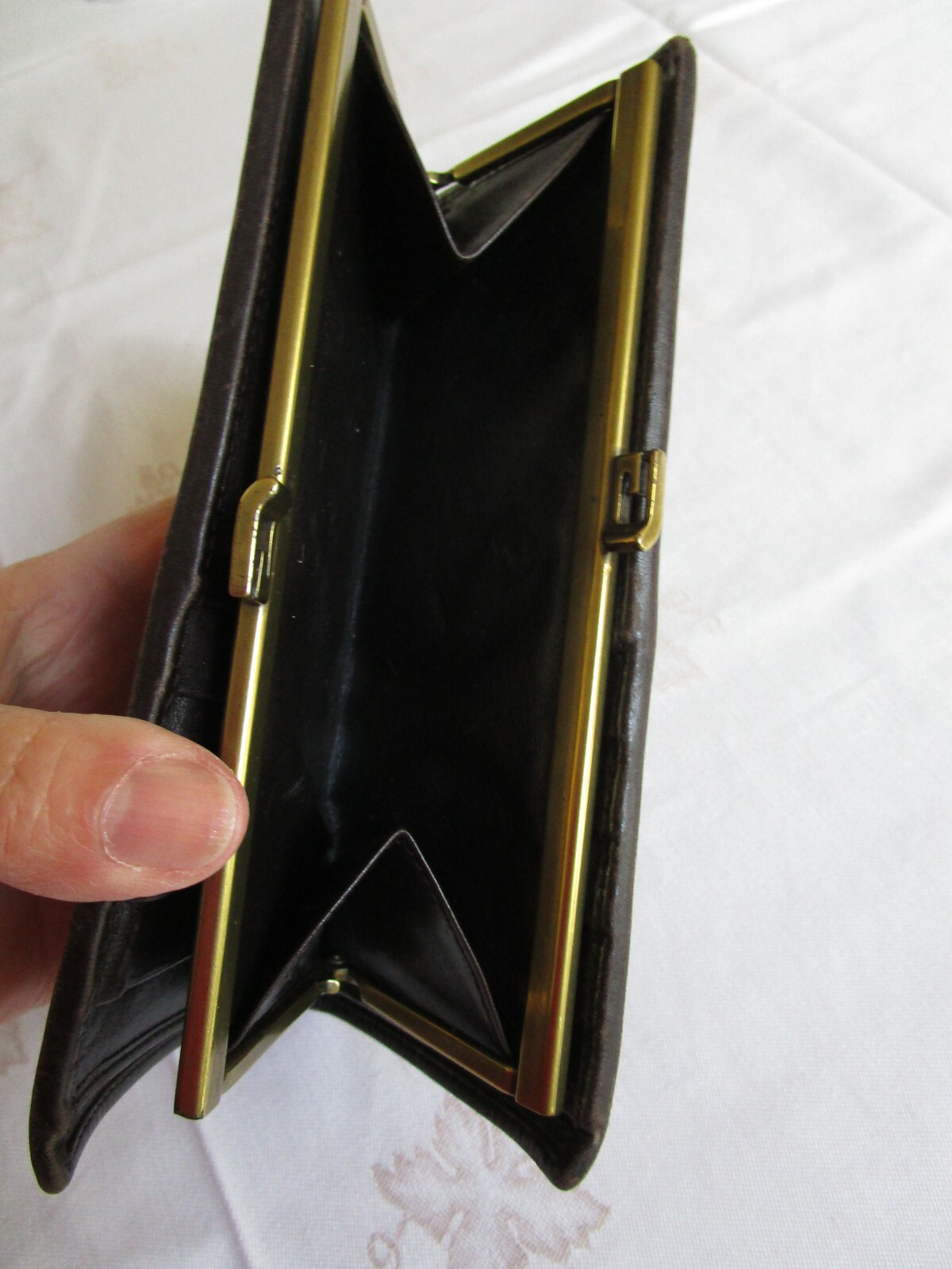 Vintage Gucci Brown Signature Canvas Leather Kiss Lock GG Long Wallet Italy