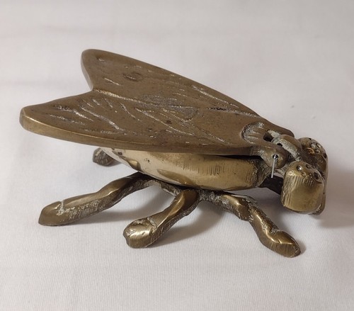 Cenicero mosca de latón vintage caja baratija tapa con bisagras 3" de largo  - Imagen 3 de 7