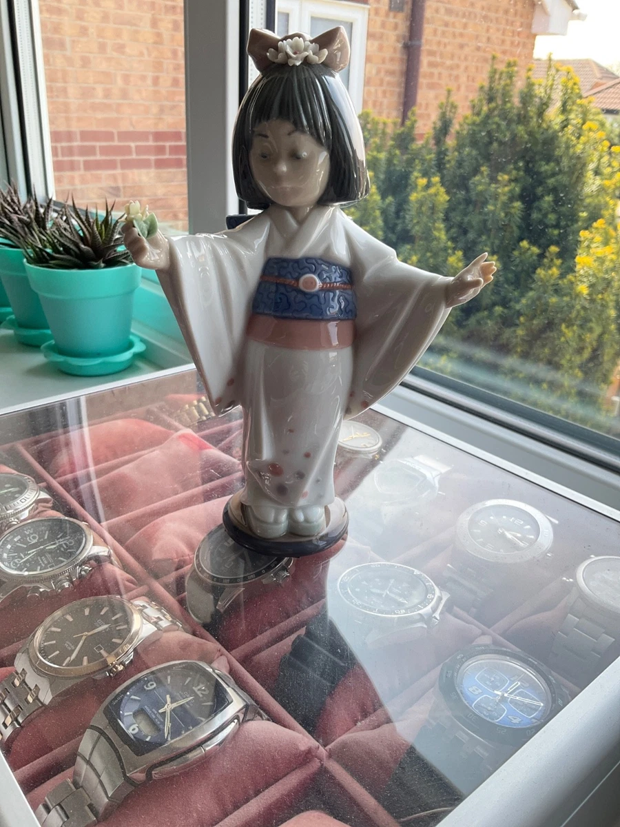 Geisha Figurine in Lladro & Nao Porcelain & China Figures for sale