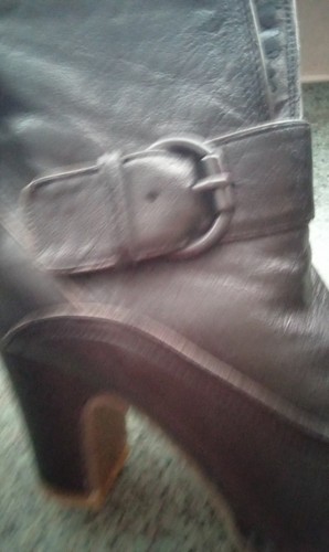 CLARKS BLACK LEATHER ANKLE BOOTS . - Picture 2 of 12