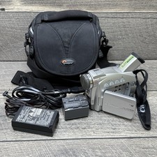 Canon NTSC ZR70 MC Digital Video Camcorder 440x Zoom 22x PARTS/REPAIR Powers On