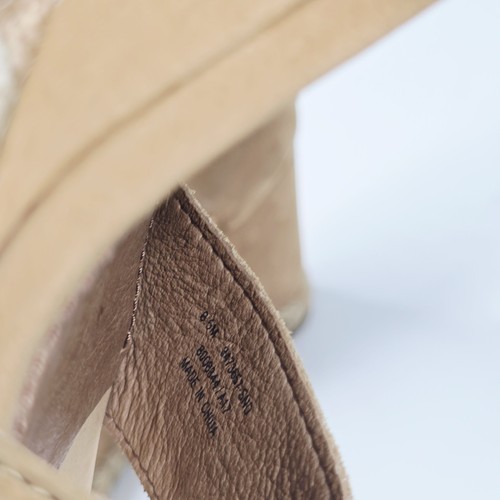 Sandalias de cuña FRYE para mujer talla 8,5 tejidas punta abierta cuero gamuza color crema tostado zapatos - Imagen 9 de 10